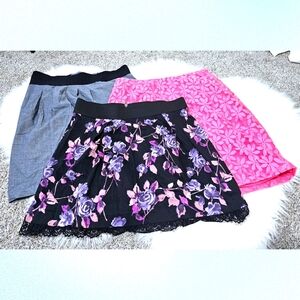 ELLE Brand Floral Skirt w/ Lace Details and Elastic Waist- Sz L, Black / Purple